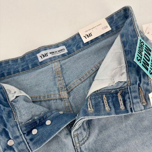 NWT YMI Jeans Women's Distressed High Rise Mom Shorts Blue Light Wash Size 7/28 - Picture 4 of 9